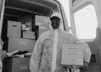 Smart PPE Integration Boosts Logistics Efficiency and Safety